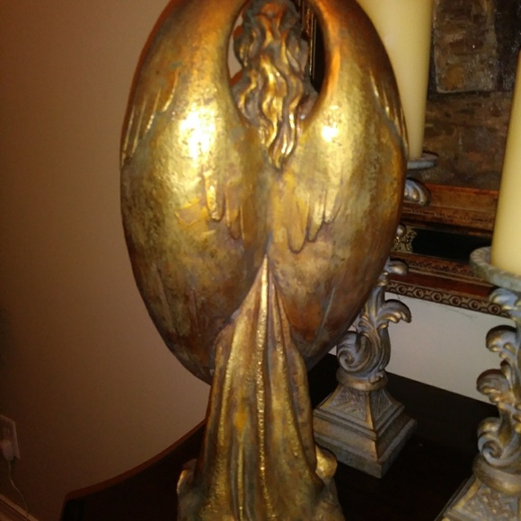 Beautiful Angel Tabletop Statue - Picture 4 of 4